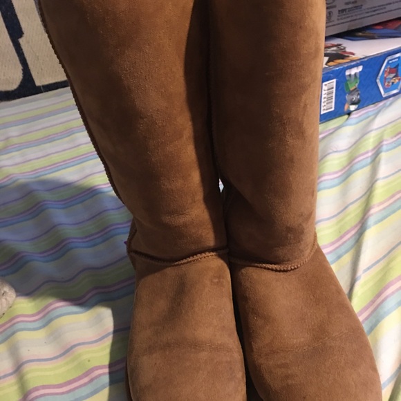 Size 10 UGG BOOTS!! - Picture 1 of 4